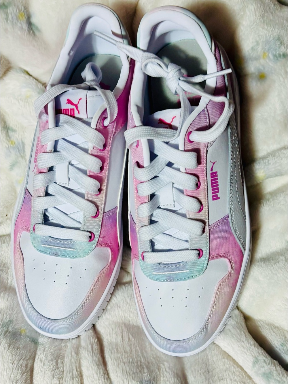 Nike Women's White Sneakers with Pink Tie-Dye Accents New w/out tags